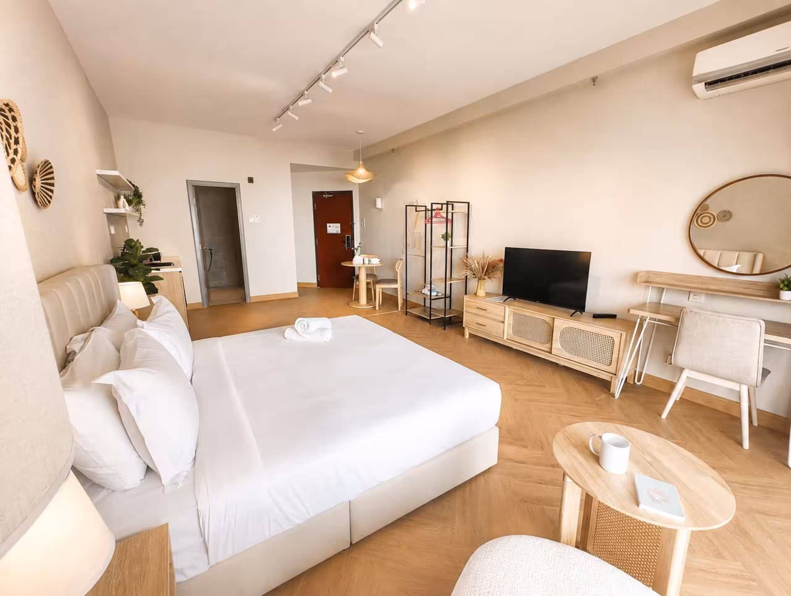 Studio Unit with Beach Access