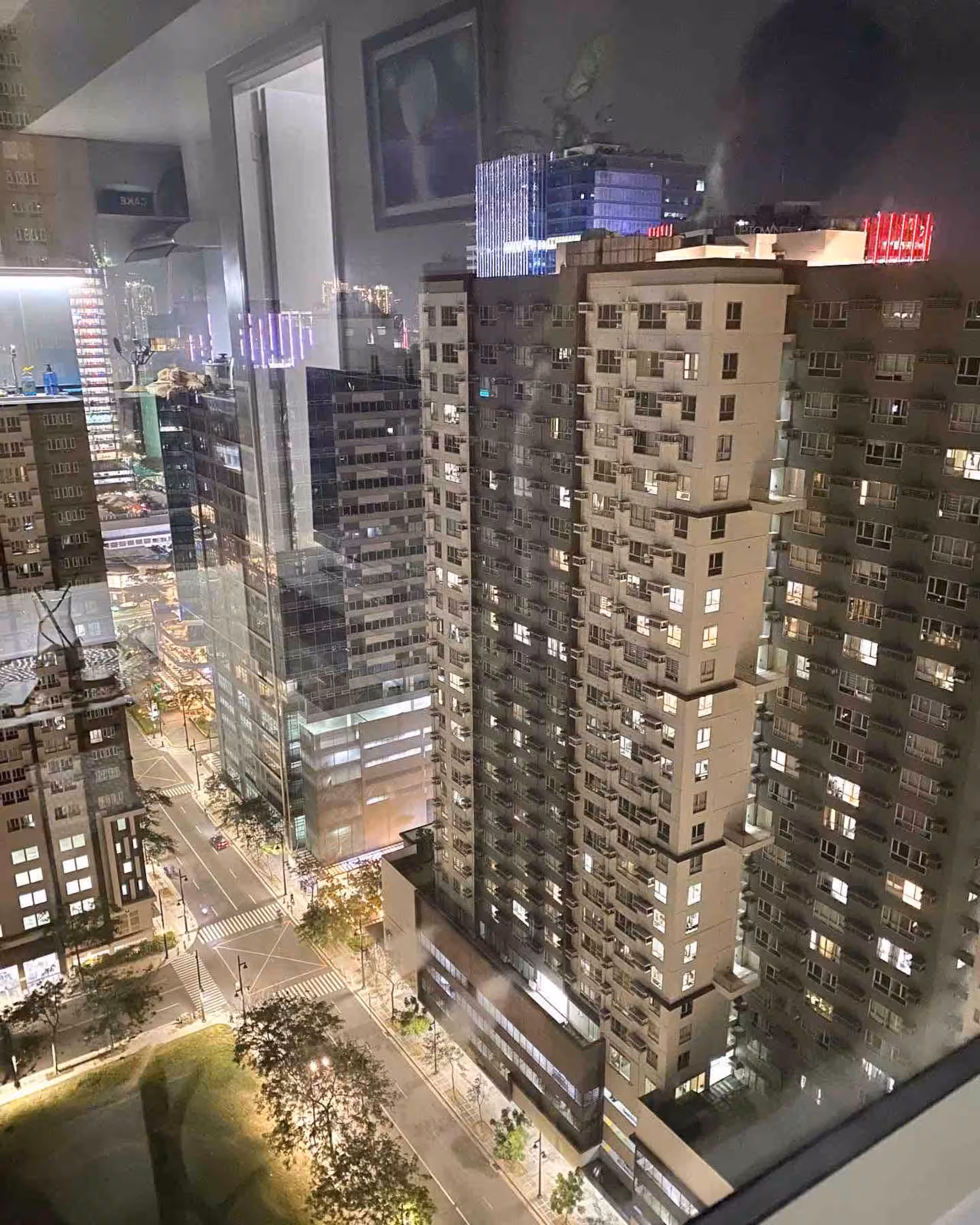 Luxurious 1 bedroom living in BGC Avida Towers Turf