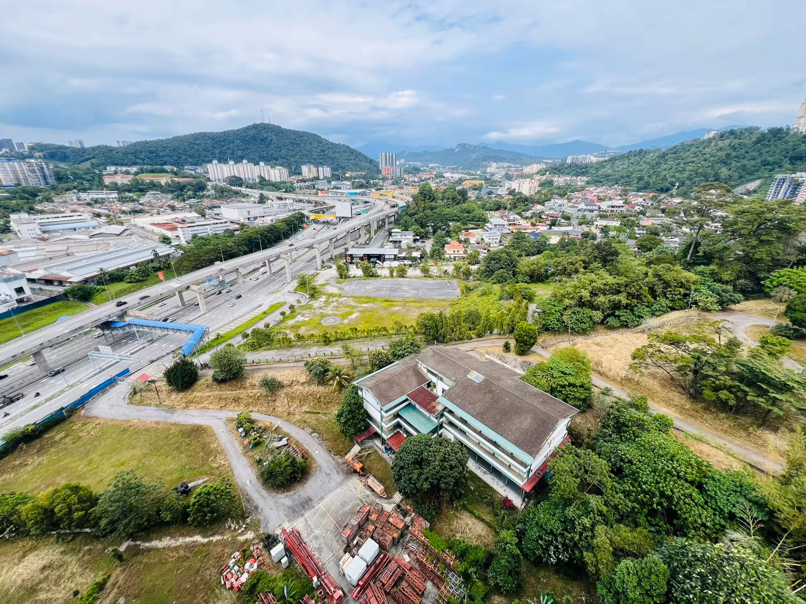 Studio Condo at Sky Romance