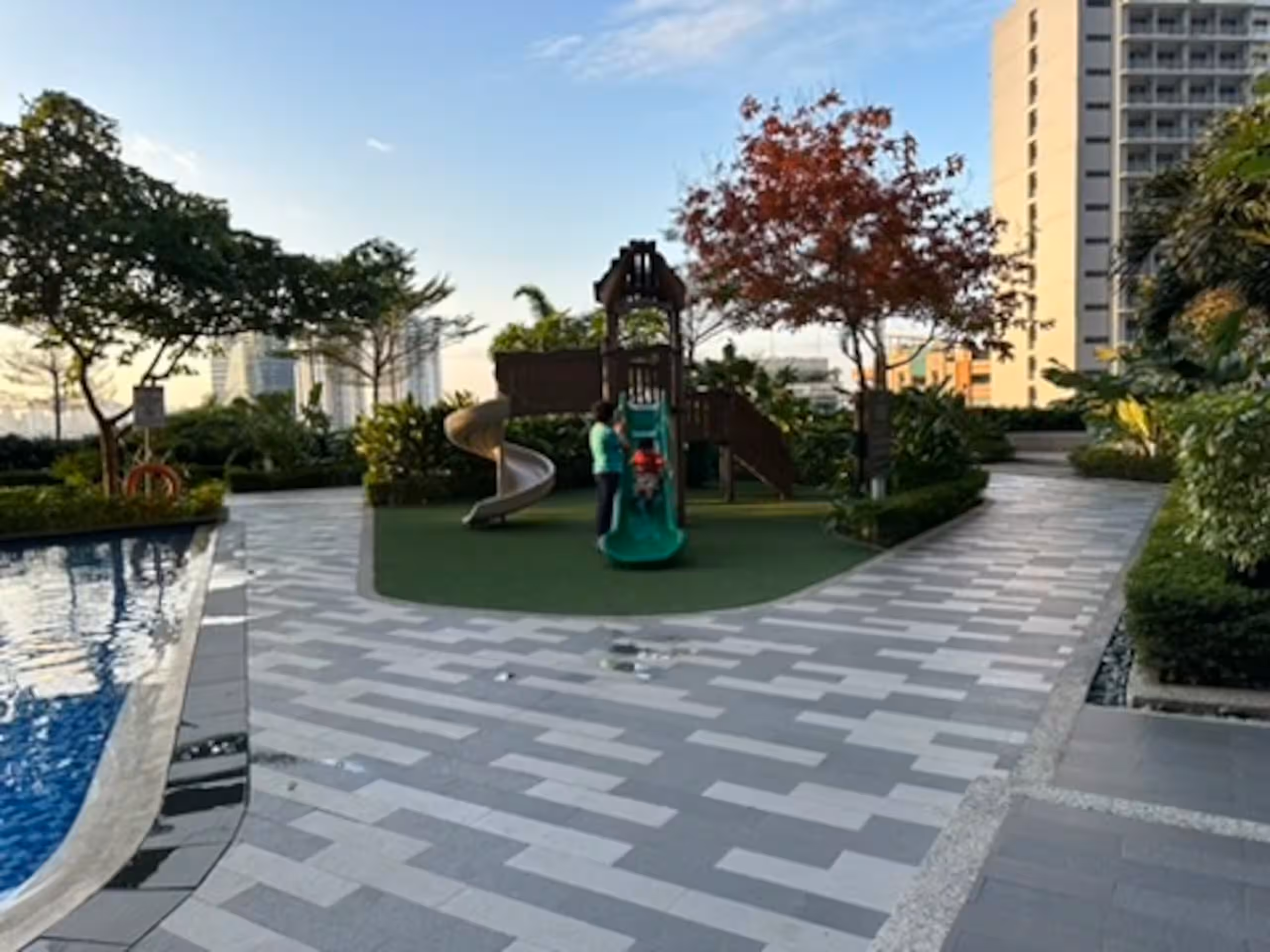 Air Residences, Ayala, Queen Bed