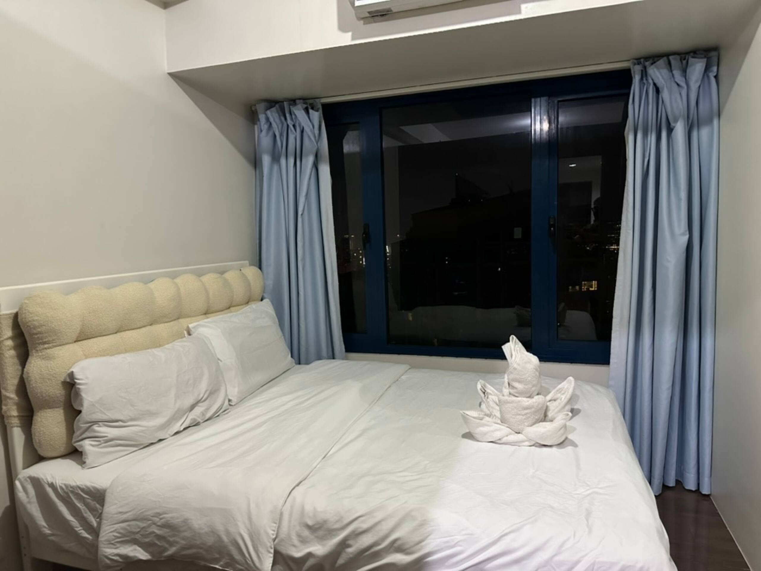 Air Residences, Ayala, Queen Bed