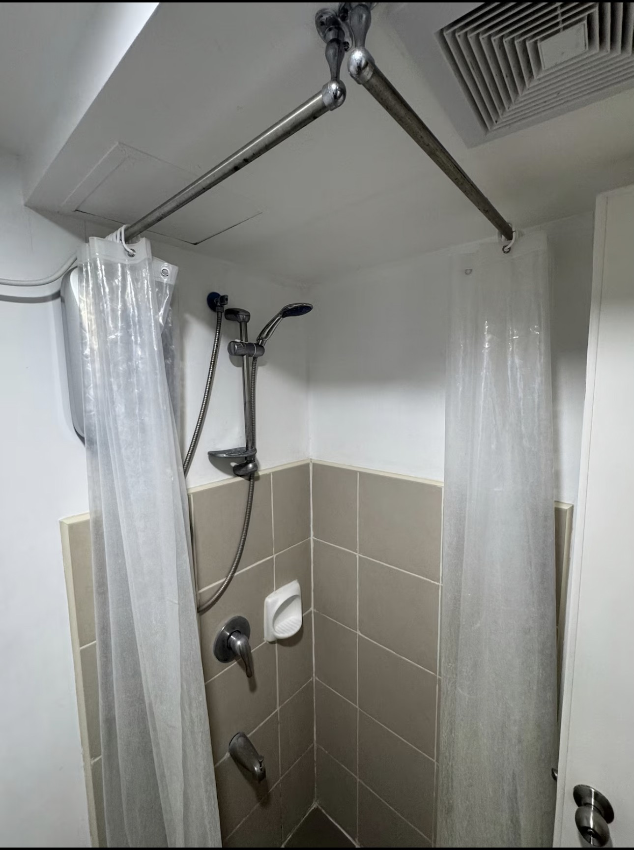 Cozy condo in Makati