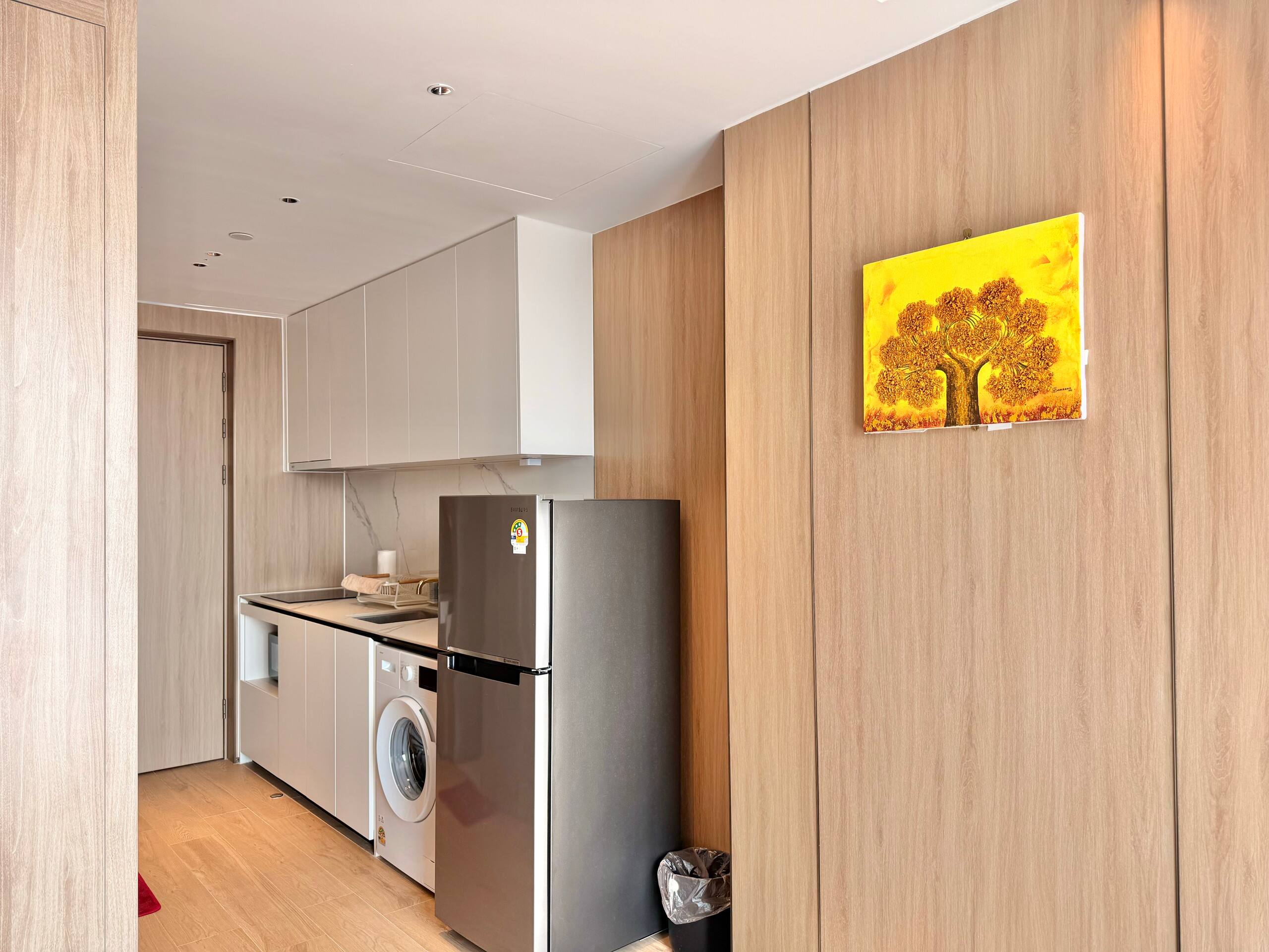 Homey Cozy Unit Uptown BGC +Fast Wi-Fi, Near Malls