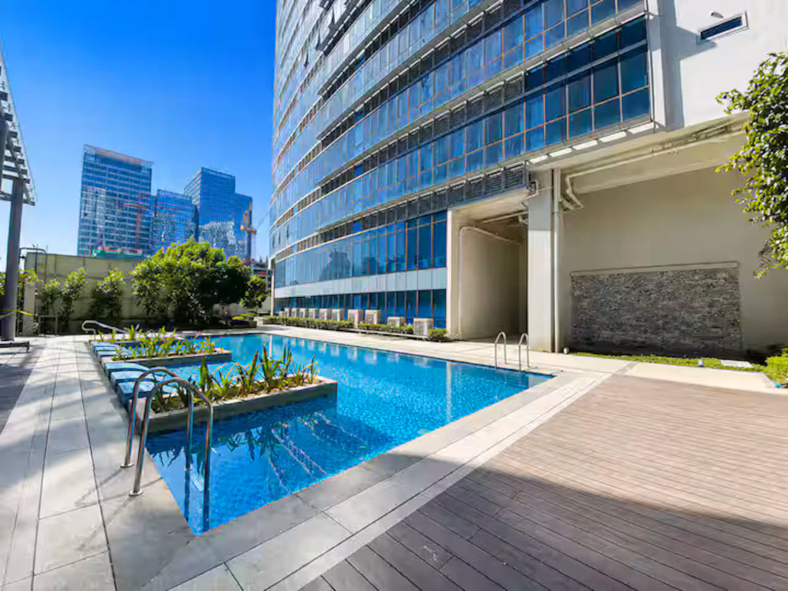 Homey Cozy Unit Uptown BGC +Fast Wi-Fi, Near Malls